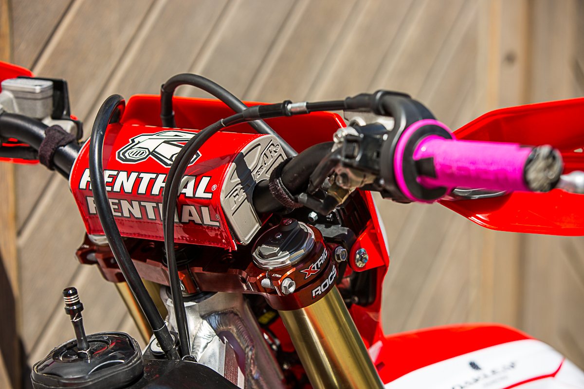 Honda CRF450RX Cockpit und Xtrig Lenkerklemmung